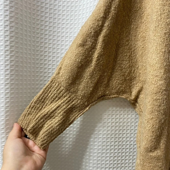 L&G Seamed Poncho Sweater - Picture 2 of 5